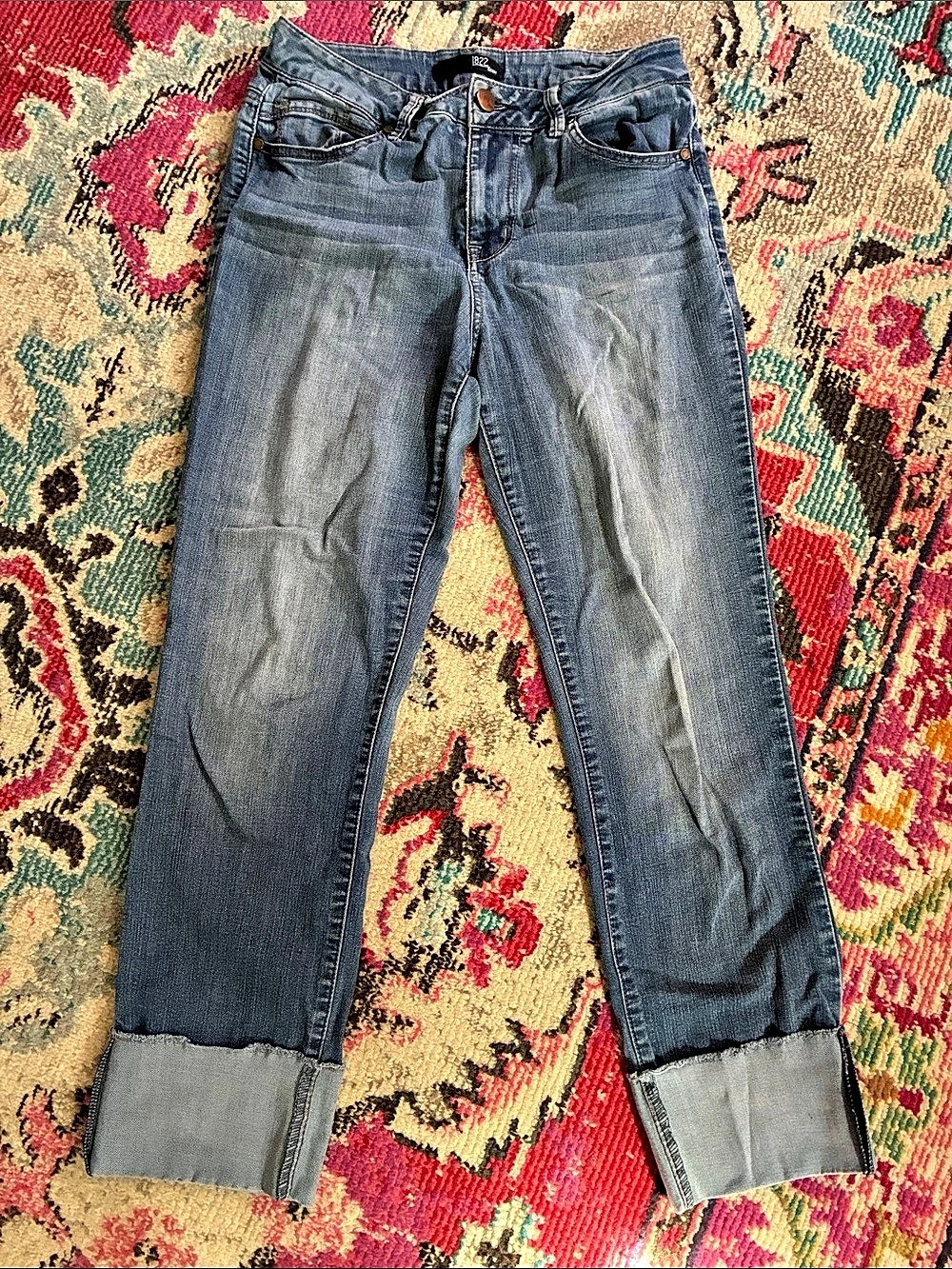 1822 Denim Taylor Cuffed Cropped Jeans Size 4 Medium Wash